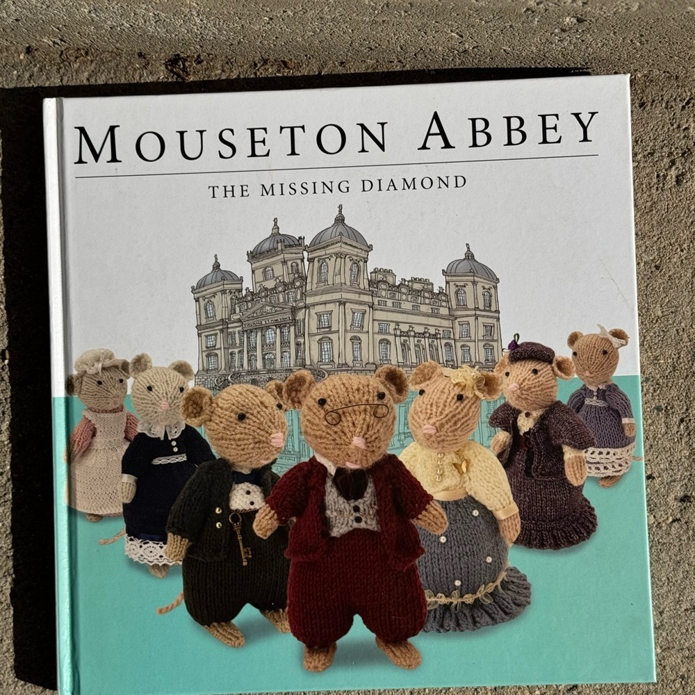 Mouseton Abbey‎ Book - The Missing Diamond